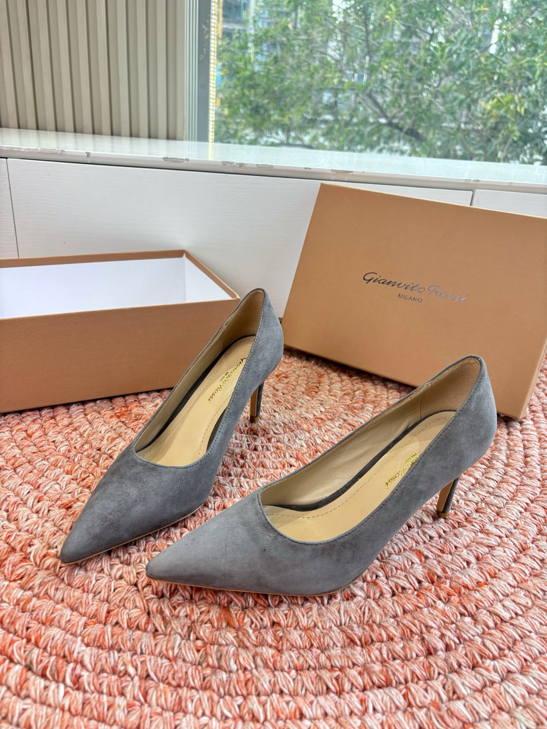 🌾G305😀GianvitoRossi吉安维托罗西 平底 系列经典粉色羊反绒皮&粉色小羊皮超级百搭的一款