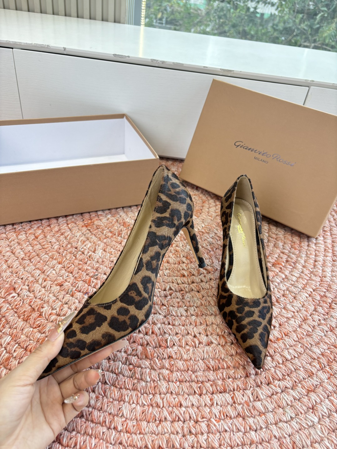 🌾G305😀GianvitoRossi吉安维托罗西 平底 系列经典粉色羊反绒皮&粉色小羊皮超级百搭的一款