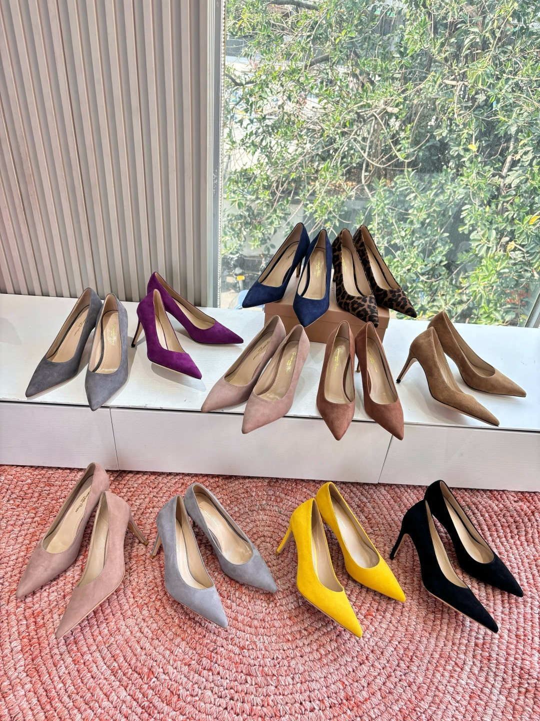 🌾G305😀GianvitoRossi吉安维托罗西 平底 系列经典粉色羊反绒皮&粉色小羊皮超级百搭的一款