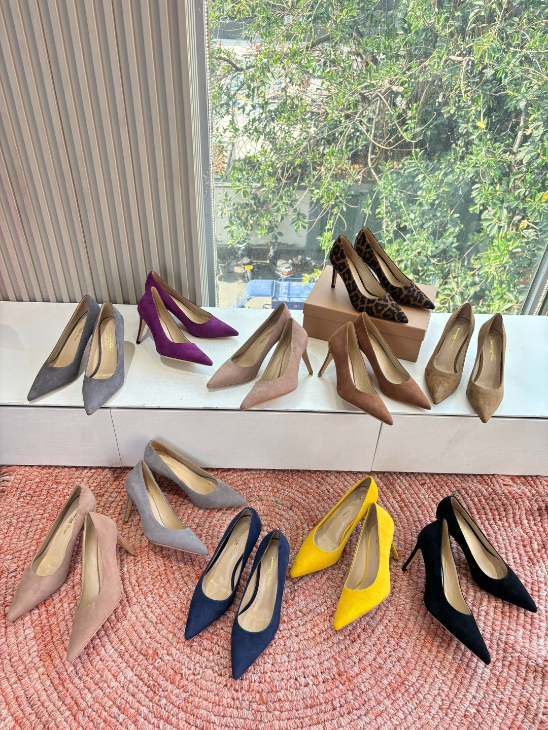 🌾G305😀GianvitoRossi吉安维托罗西 平底 系列经典粉色羊反绒皮&粉色小羊皮超级百搭的一款