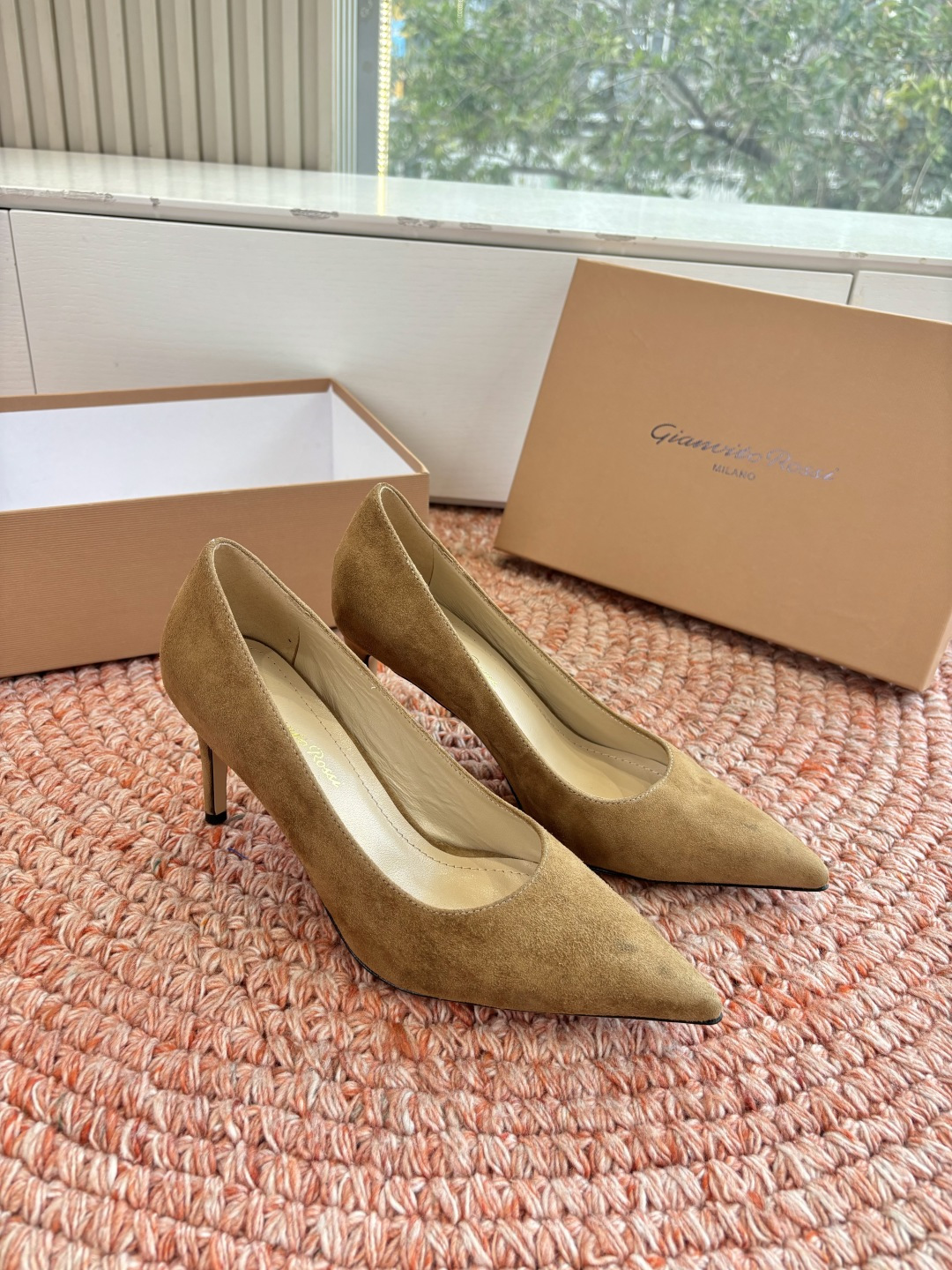 🌾G305😀GianvitoRossi吉安维托罗西 平底 系列经典粉色羊反绒皮&粉色小羊皮超级百搭的一款