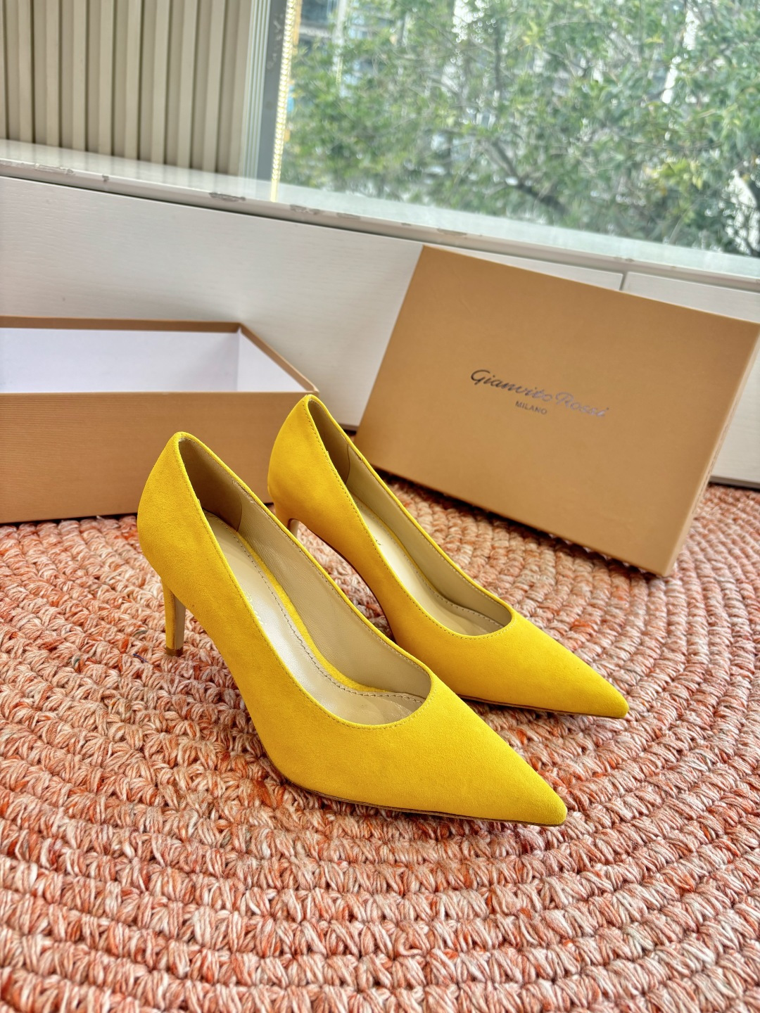 🌾G305😀GianvitoRossi吉安维托罗西 平底 系列经典粉色羊反绒皮&粉色小羊皮超级百搭的一款