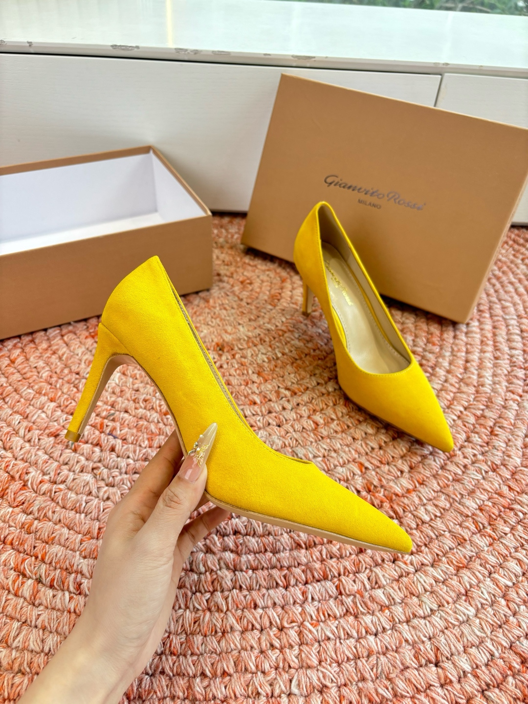 🌾G305😀GianvitoRossi吉安维托罗西 平底 系列经典粉色羊反绒皮&粉色小羊皮超级百搭的一款