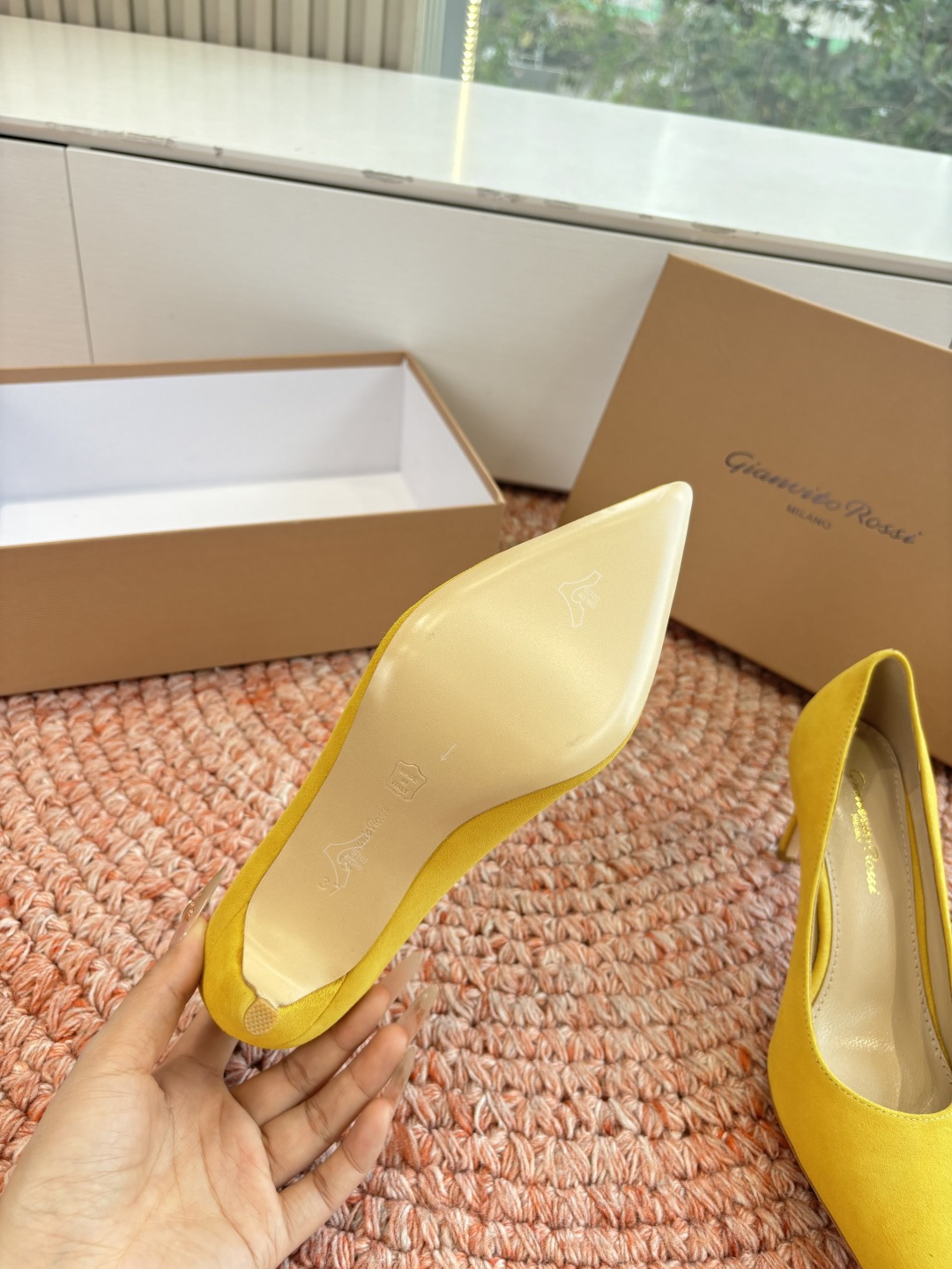 🌾G305😀GianvitoRossi吉安维托罗西 平底 系列经典粉色羊反绒皮&粉色小羊皮超级百搭的一款