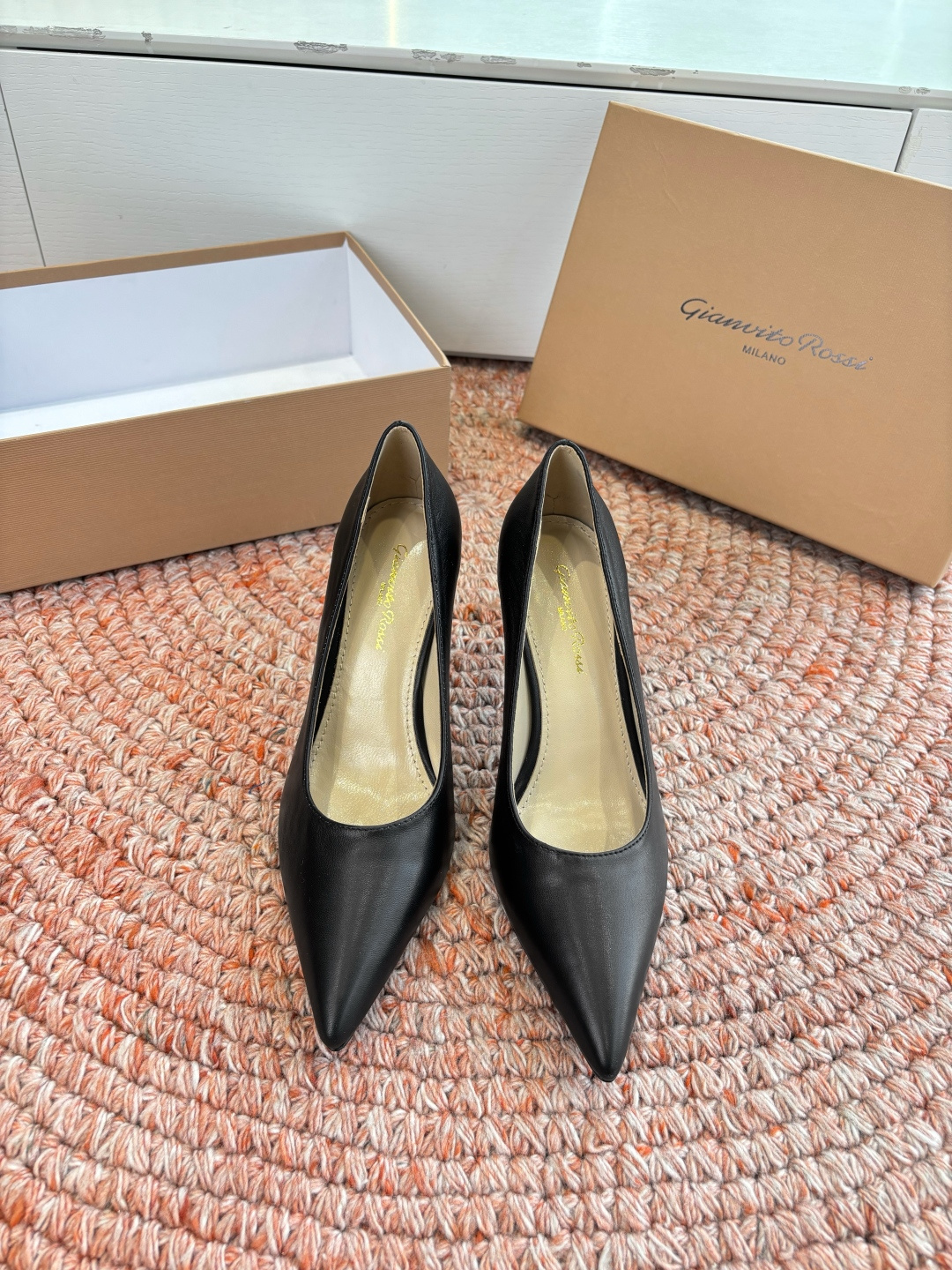 🌾G305😀GianvitoRossi吉安维托罗西 平底 系列经典粉色羊反绒皮&粉色小羊皮超级百搭的一款