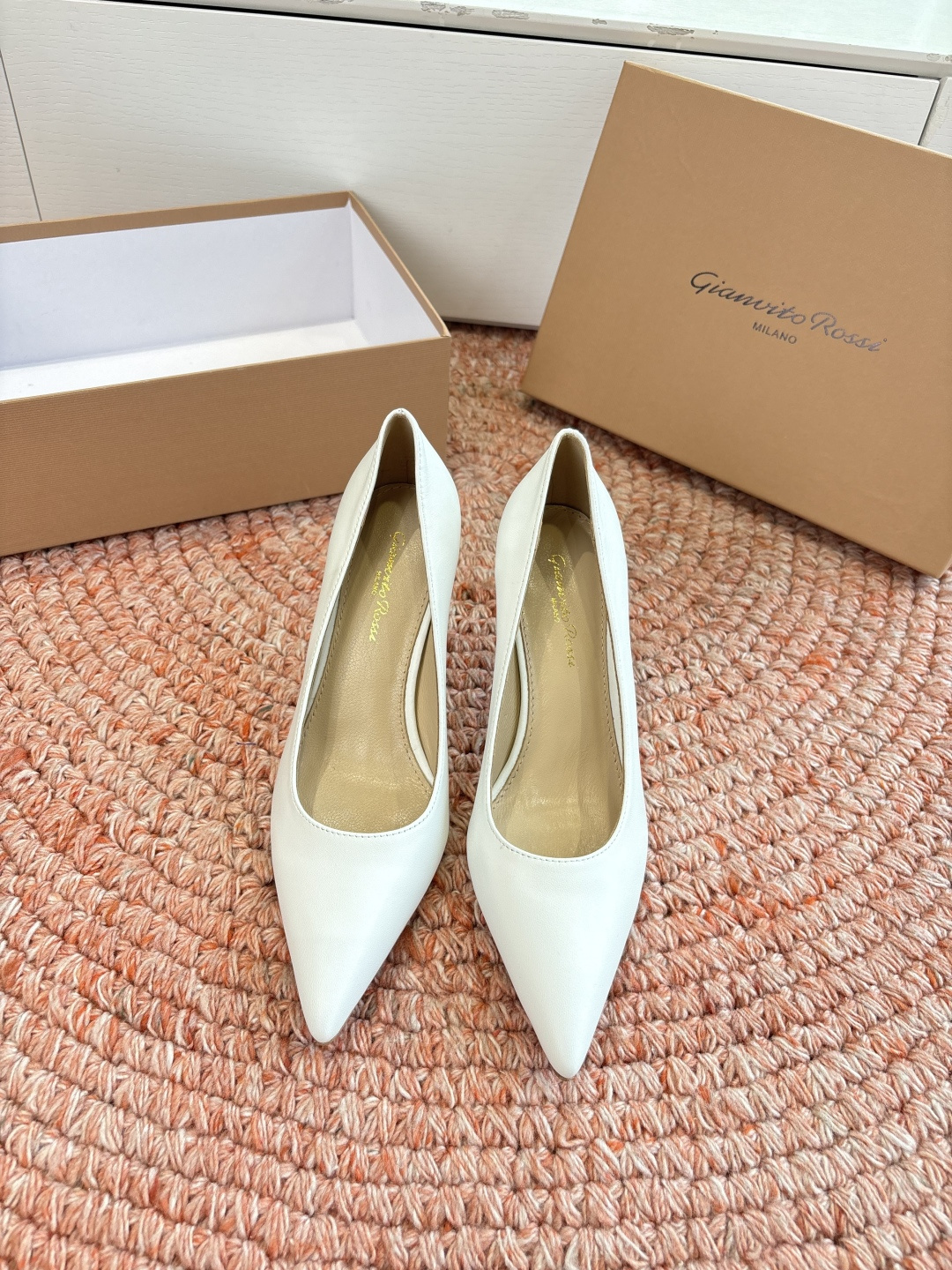 🌾G305😀GianvitoRossi吉安维托罗西 平底 系列经典粉色羊反绒皮&粉色小羊皮超级百搭的一款