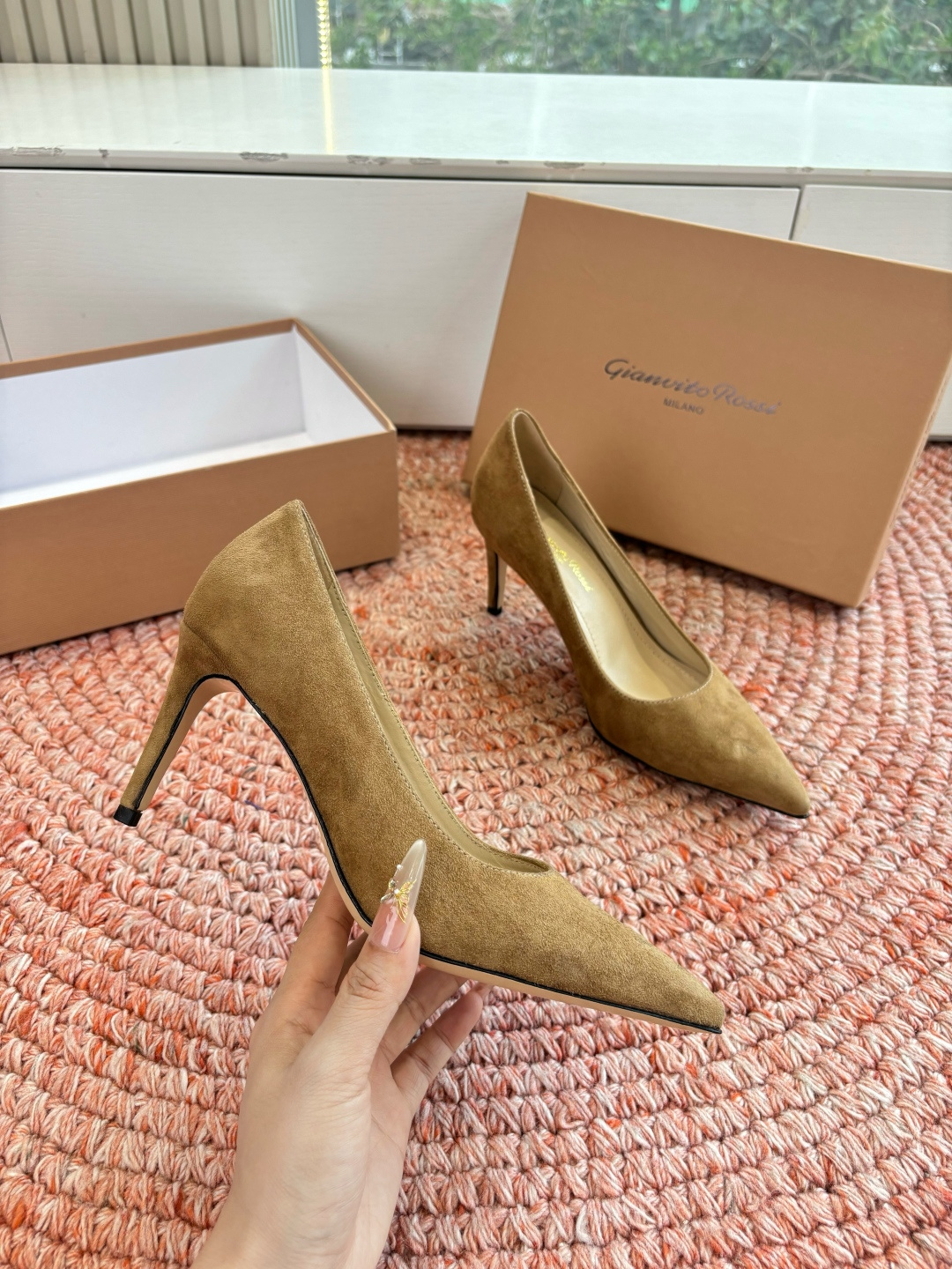 🌾G305😀GianvitoRossi吉安维托罗西 平底 系列经典粉色羊反绒皮&粉色小羊皮超级百搭的一款