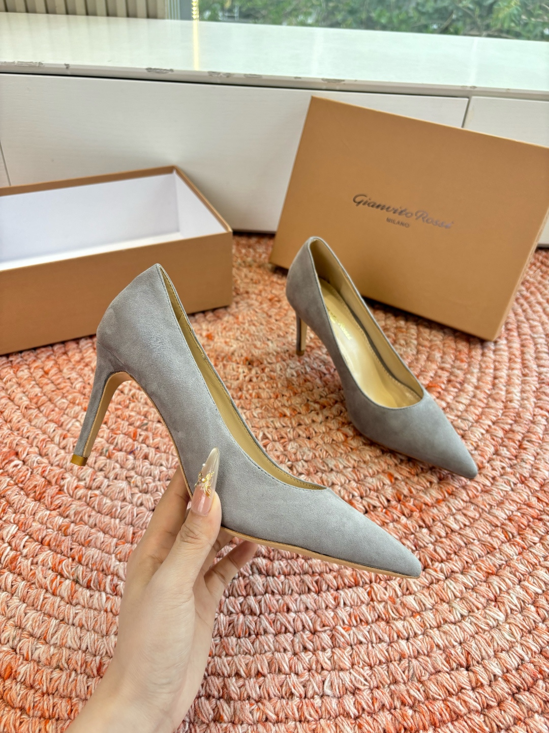 🌾G305😀GianvitoRossi吉安维托罗西 平底 系列经典粉色羊反绒皮&粉色小羊皮超级百搭的一款