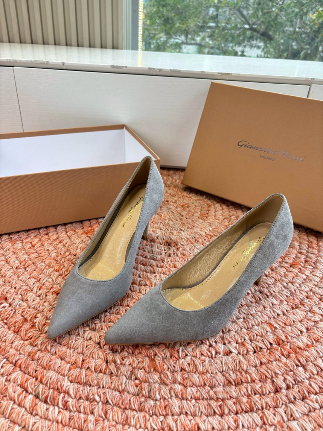 🌾G305😀GianvitoRossi吉安维托罗西 平底 系列经典粉色羊反绒皮&粉色小羊皮超级百搭的一款