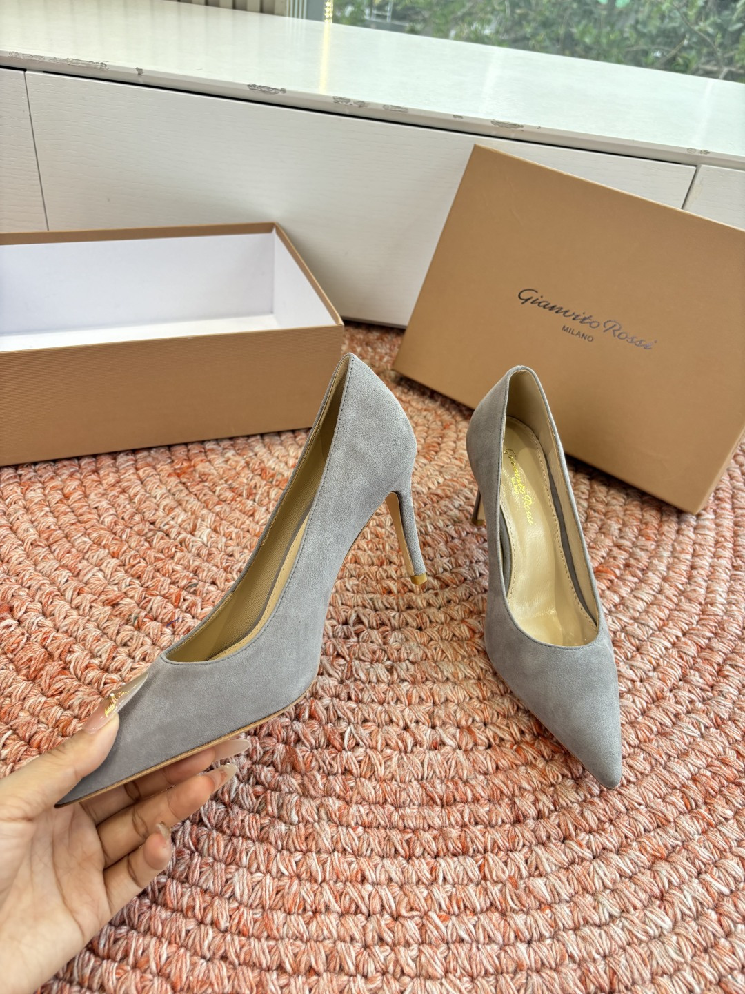 🌾G305😀GianvitoRossi吉安维托罗西 平底 系列经典粉色羊反绒皮&粉色小羊皮超级百搭的一款