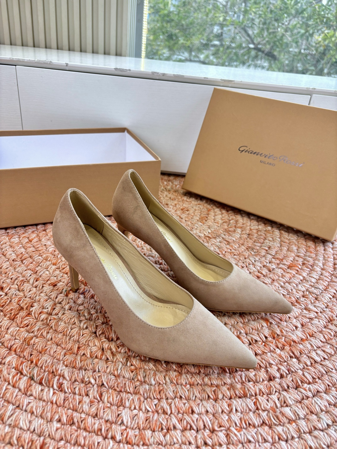 🌾G305😀GianvitoRossi吉安维托罗西 平底 系列经典粉色羊反绒皮&粉色小羊皮超级百搭的一款