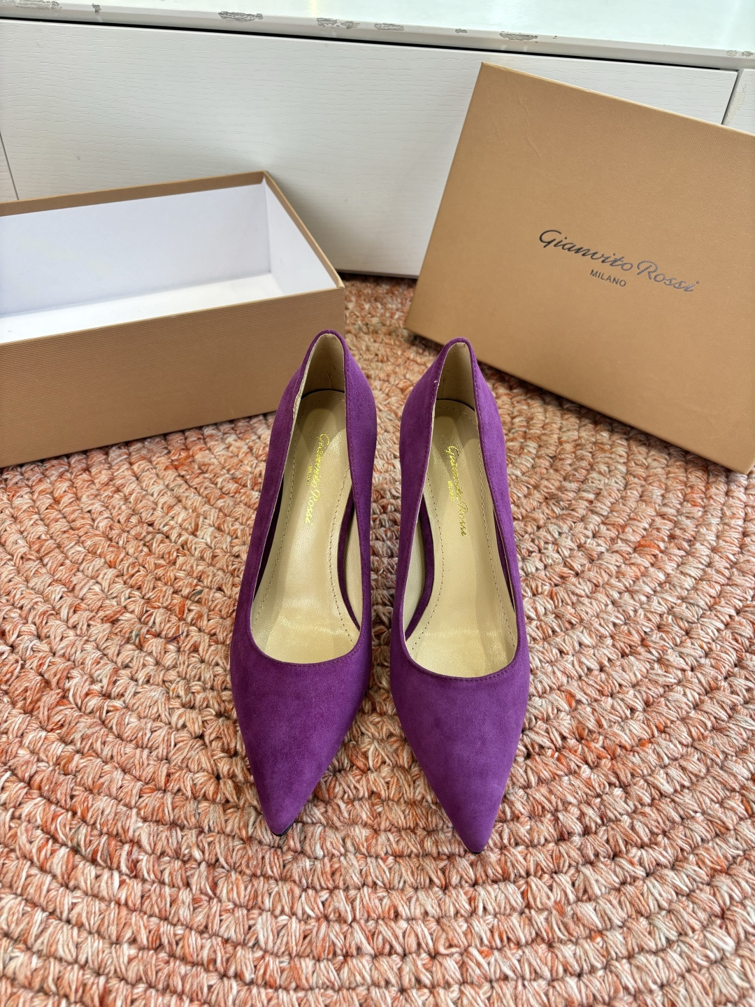 🌾G305😀GianvitoRossi吉安维托罗西 平底 系列经典粉色羊反绒皮&粉色小羊皮超级百搭的一款