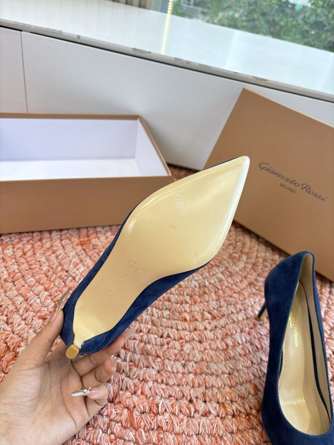 🌾G305😀GianvitoRossi吉安维托罗西 平底 系列经典粉色羊反绒皮&粉色小羊皮超级百搭的一款