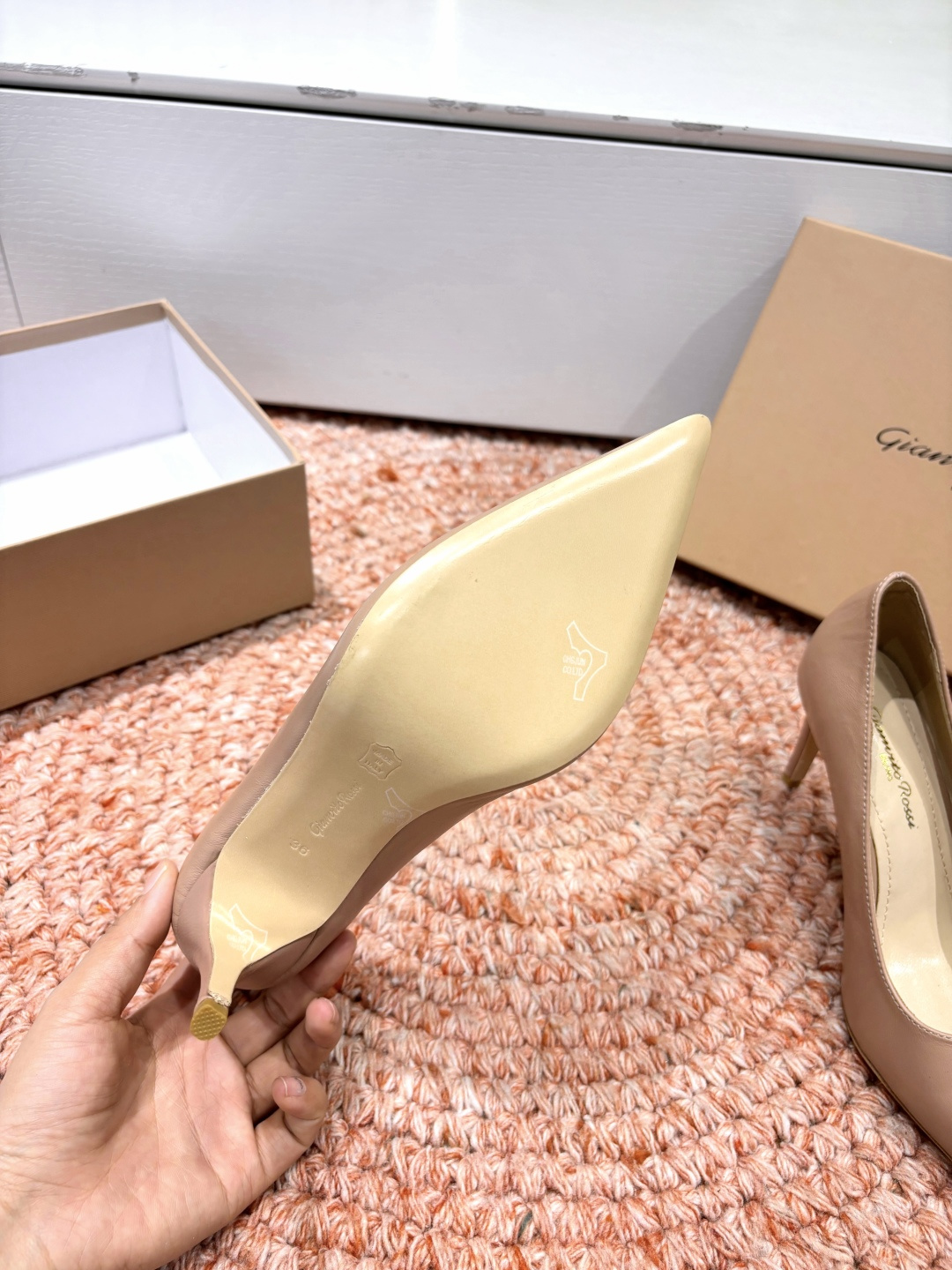 🌾G305😀GianvitoRossi吉安维托罗西 平底 系列经典粉色羊反绒皮&粉色小羊皮超级百搭的一款