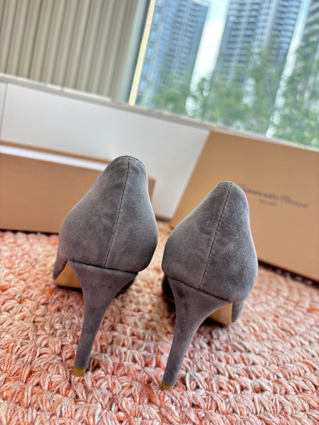 🌾G305😀GianvitoRossi吉安维托罗西 平底 系列经典粉色羊反绒皮&粉色小羊皮超级百搭的一款