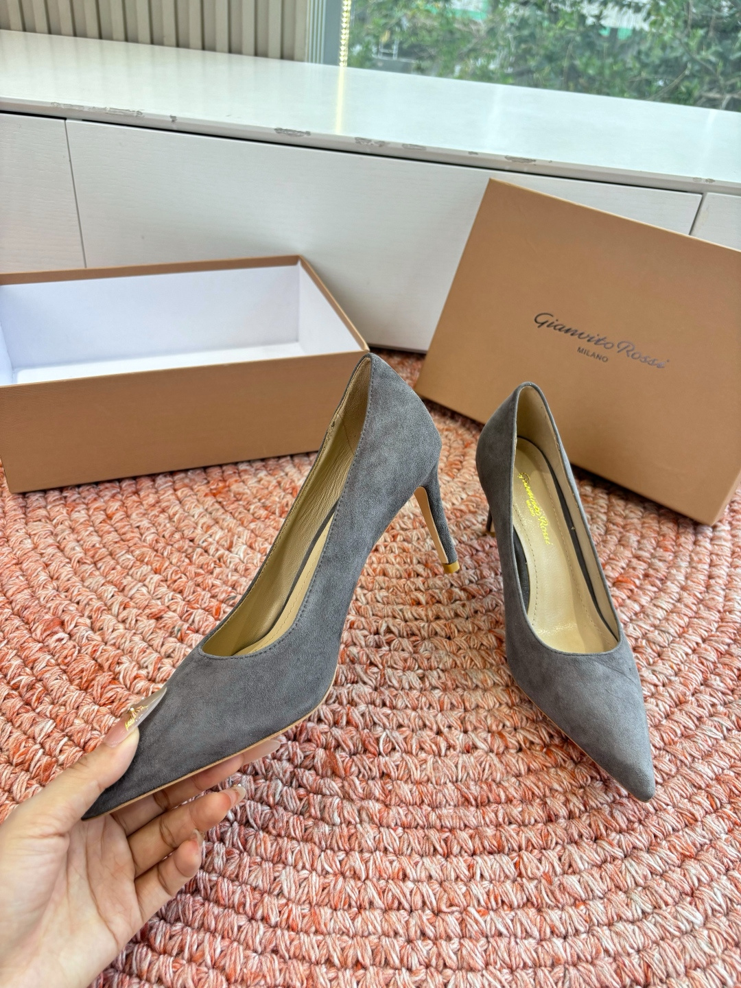 🌾G305😀GianvitoRossi吉安维托罗西 平底 系列经典粉色羊反绒皮&粉色小羊皮超级百搭的一款