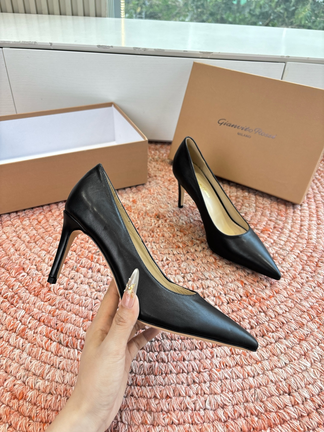 🌾G305😀GianvitoRossi吉安维托罗西 平底 系列经典粉色羊反绒皮&粉色小羊皮超级百搭的一款