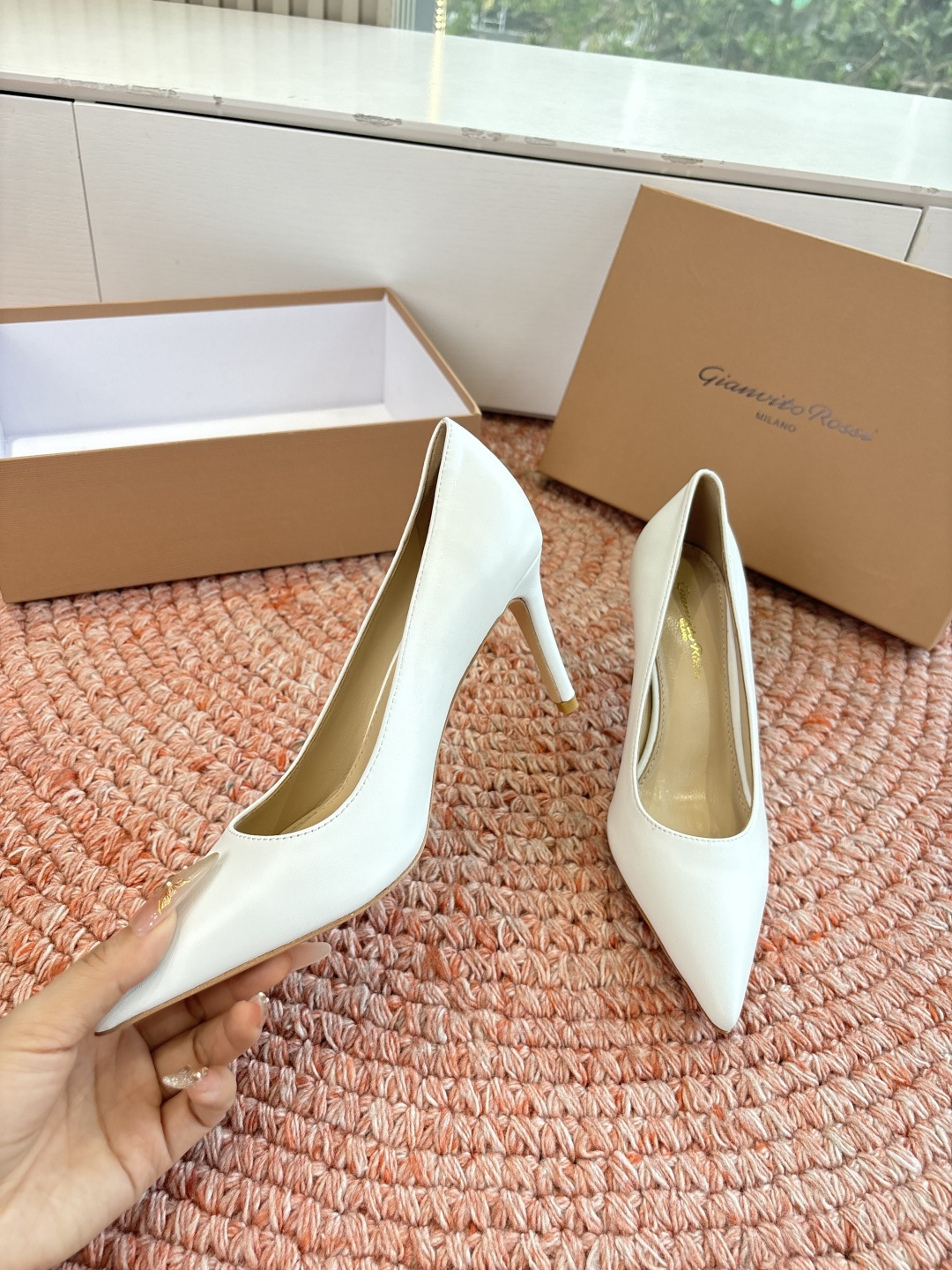 🌾G305😀GianvitoRossi吉安维托罗西 平底 系列经典粉色羊反绒皮&粉色小羊皮超级百搭的一款