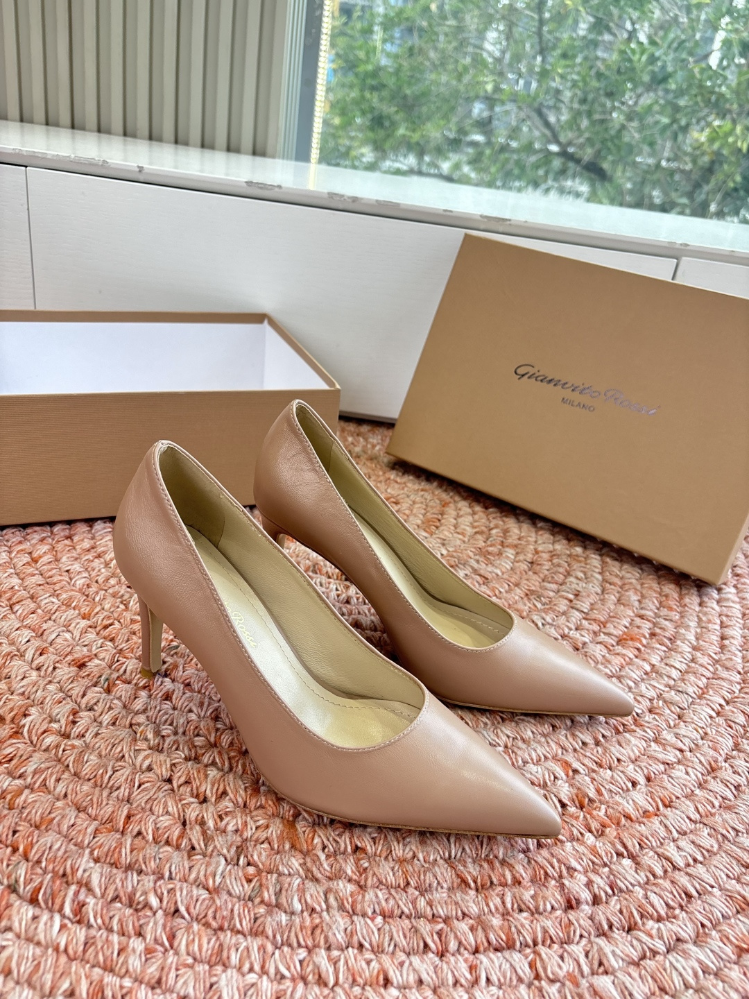 🌾G305😀GianvitoRossi吉安维托罗西 平底 系列经典粉色羊反绒皮&粉色小羊皮超级百搭的一款