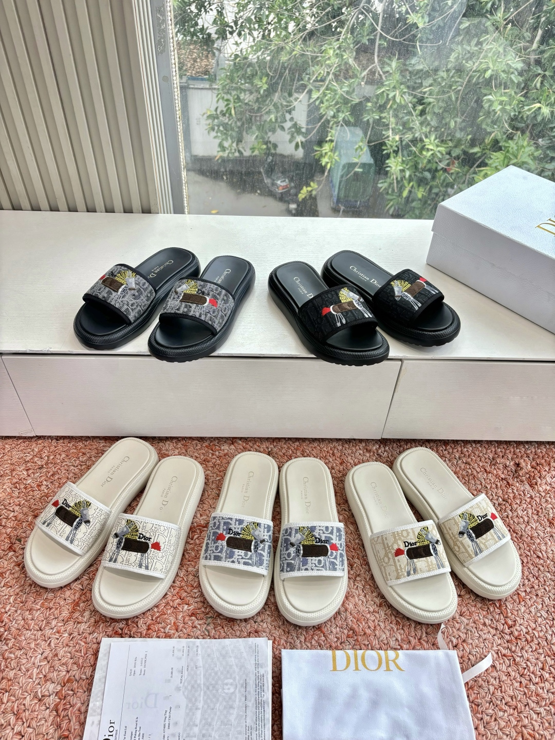 🌾代购级G133𝐃𝐢𝐎𝐑 #迪奥2026早春新款一眼就想要的一字带拖鞋凉鞋简单大方‘低调奢华！配上醒目的