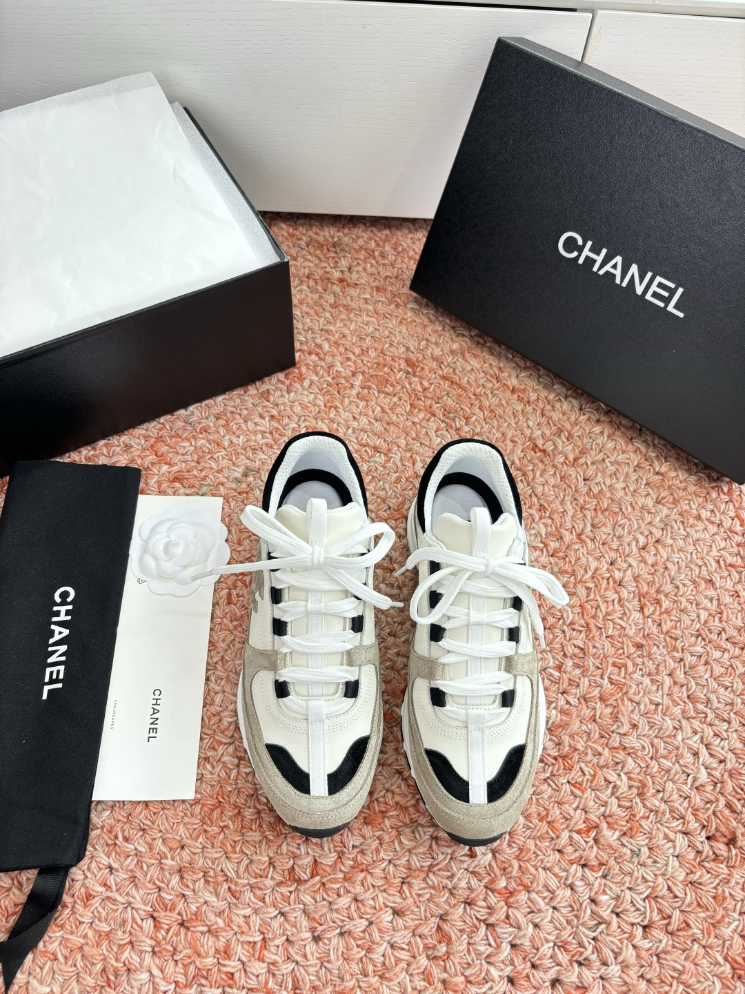 G059😀所见即所得CHANEL/香奈儿新款小香风麂皮圆头熊猫菱格厚底运动鞋时尚增高鞋休闲鞋 面料：进口磨砂牛皮 内里：