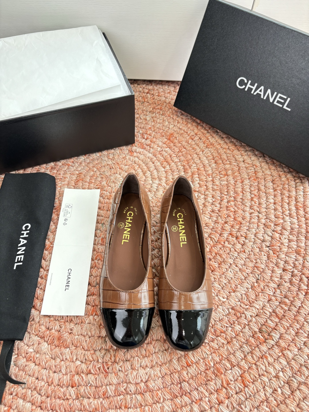 NO:757901,Purchasing agent CHANE*2026 Chanel early spring hot-selling braided Mary Jane toe shoes and sandals, a perfect reserve!  !  Much more comfortable than the classic Slingback!  Every color is a whitening weapon that makes your feet look whiter! So cute! Another popular fragrance~ Material: embossed cowhide, original sheepskin lining, outsole, genuine leather sole, code number: 35-39/(34.40/41 customized, non-returnable, non-exchangeable), single shoes, chanel, chanel, sandals, mary jane, cowhide, sheepskin19860909代购级CHANE*2026香奈儿早春爆品编织玛丽珍包头单鞋凉鞋 妥妥的自留款！！比经典款Slingback舒服太多啦！每个颜色上脚都很显白 的显白利器!好嗲啊!又是火爆的小香~ 材质压纹牛皮 内里原版内里羊皮 大底真皮鞋底 码数:35-39/(34.40/41定制不退不换),单鞋,chanel,chanel,sandals,mary jane,cowhide,sheepskin,Women's Shoes