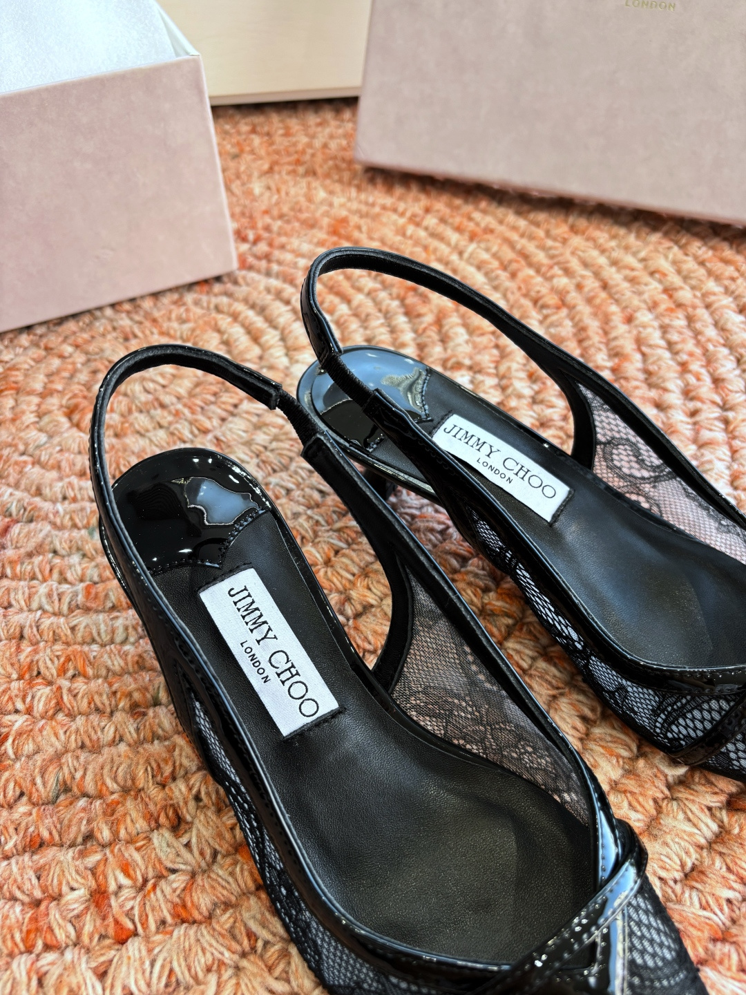 🌾G887所见即所得JimmyCho*吉米周早春爆品 顶版 尖头中空蕾丝高跟鞋 这也太仙了叭，像艺术品一