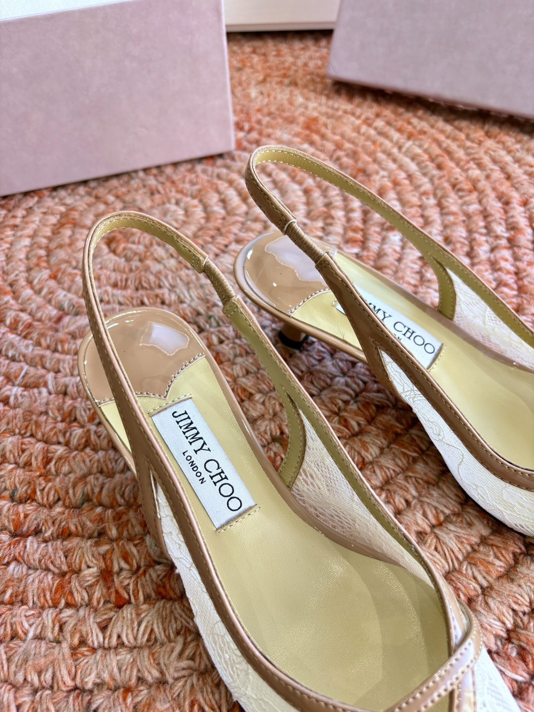 🌾G887所见即所得JimmyCho*吉米周早春爆品 顶版 尖头中空蕾丝高跟鞋 这也太仙了叭，像艺术品一