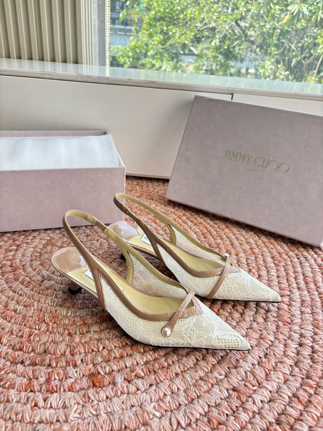 🌾G887所见即所得JimmyCho*吉米周早春爆品 顶版 尖头中空蕾丝高跟鞋 这也太仙了叭，像艺术品一