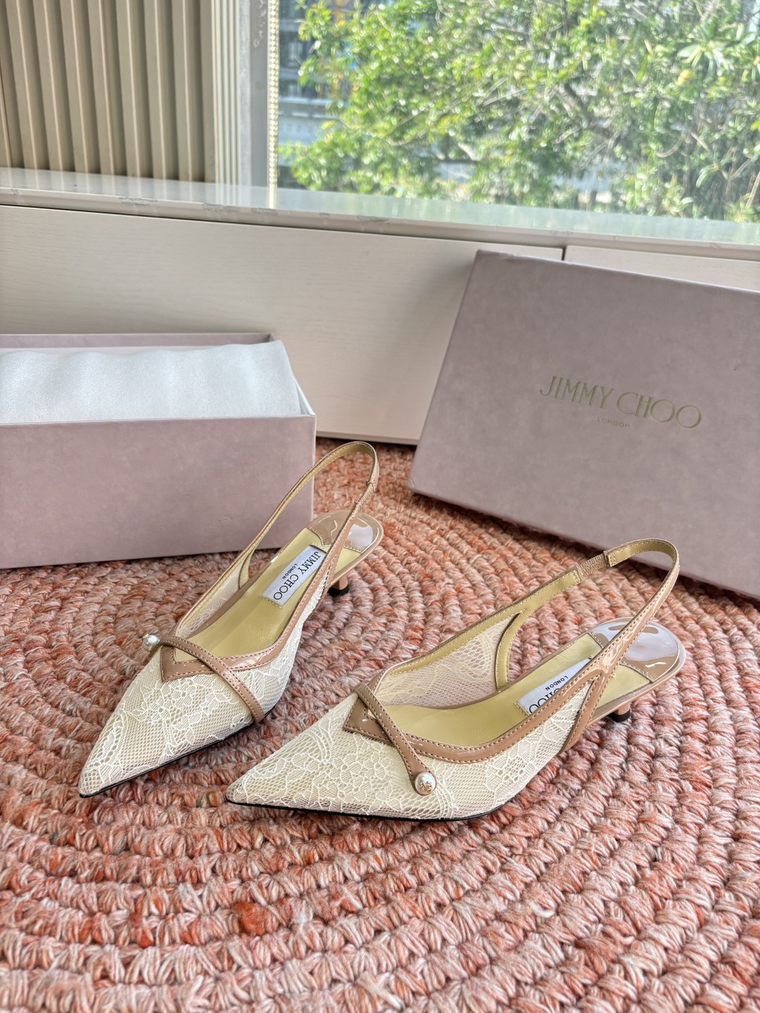 🌾G887所见即所得JimmyCho*吉米周早春爆品 顶版 尖头中空蕾丝高跟鞋 这也太仙了叭，像艺术品一