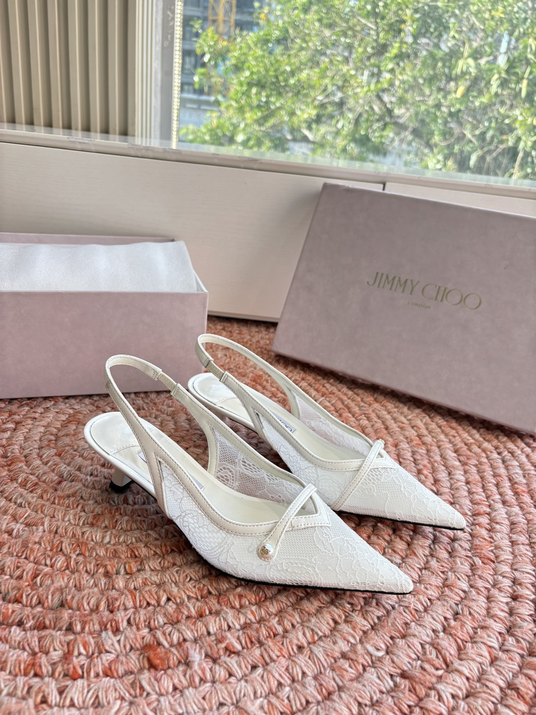🌾G887所见即所得JimmyCho*吉米周早春爆品 顶版 尖头中空蕾丝高跟鞋 这也太仙了叭，像艺术品一