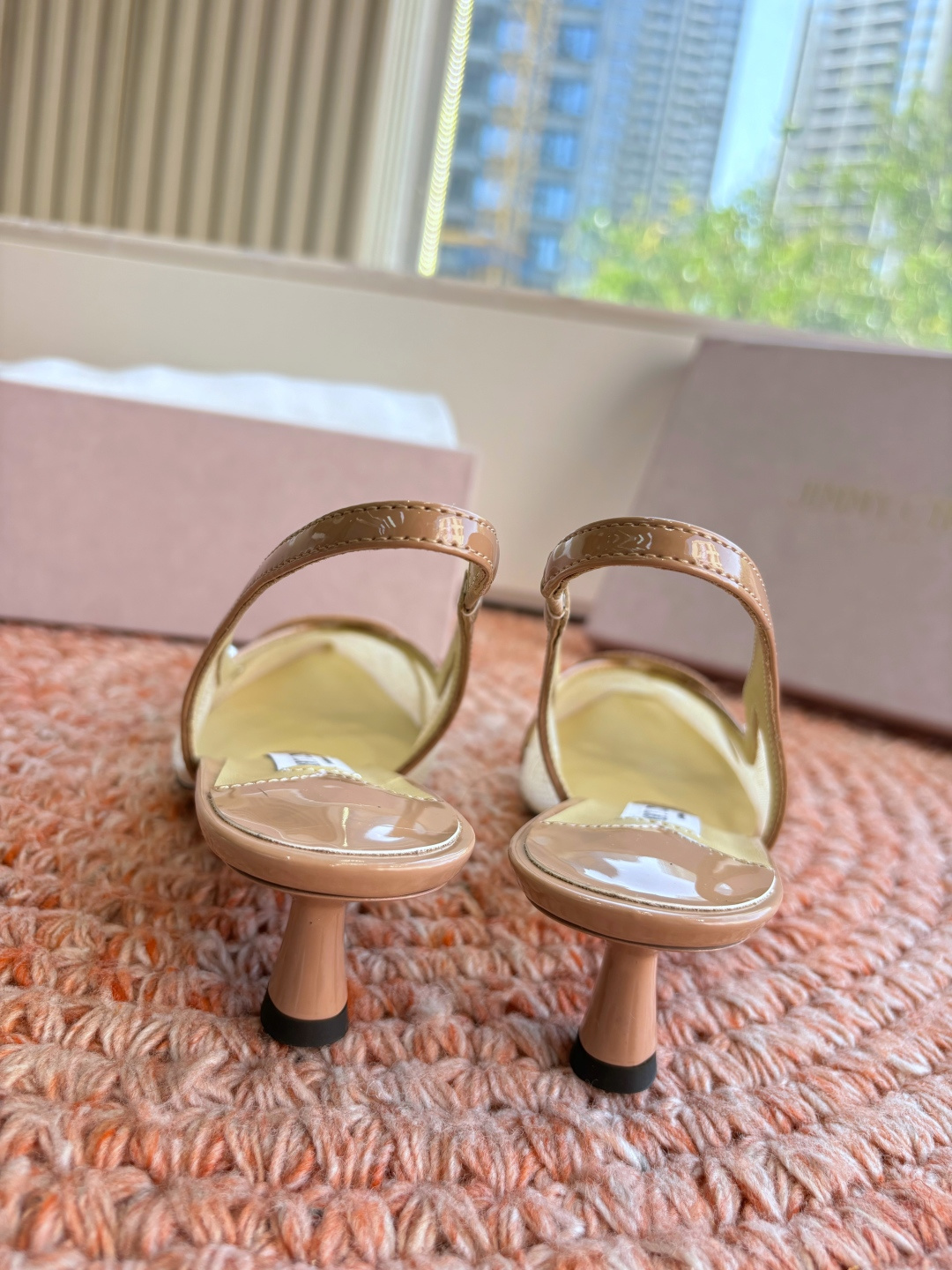 🌾G887所见即所得JimmyCho*吉米周早春爆品 顶版 尖头中空蕾丝高跟鞋 这也太仙了叭，像艺术品一