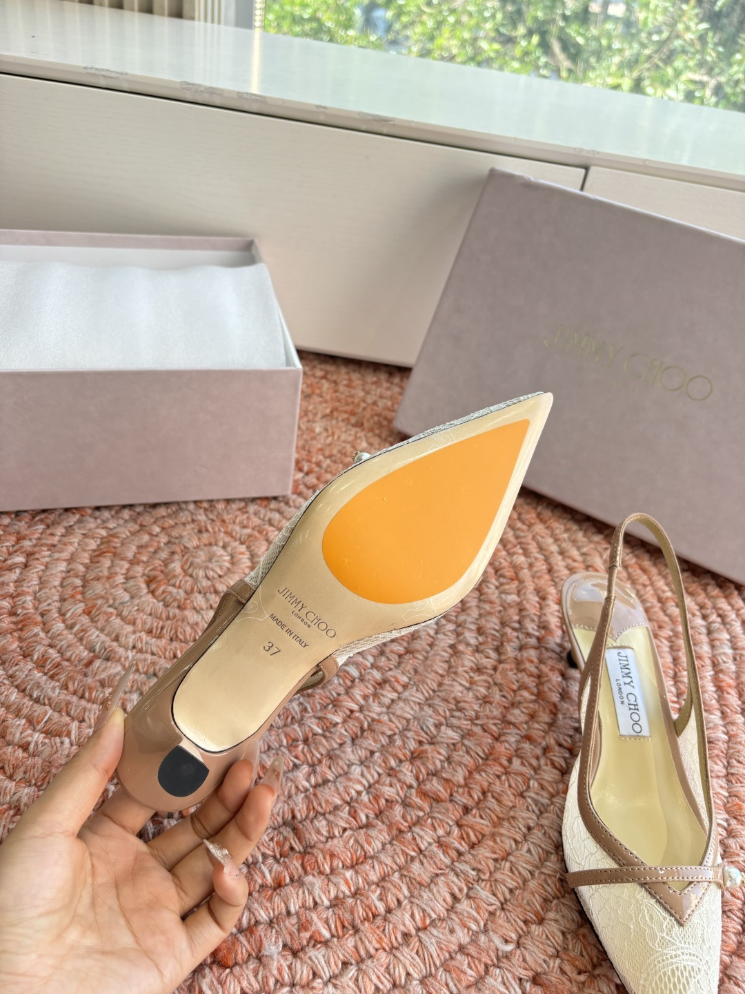 🌾G887所见即所得JimmyCho*吉米周早春爆品 顶版 尖头中空蕾丝高跟鞋 这也太仙了叭，像艺术品一