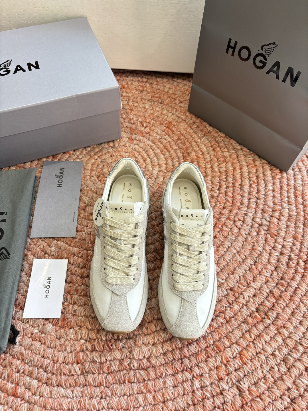 🌾G398HOGAN霍根鞋子德训鞋26新配色这可让我怎么选呀？看迷糊了吧这波hog都很好看最喜欢还是脚感