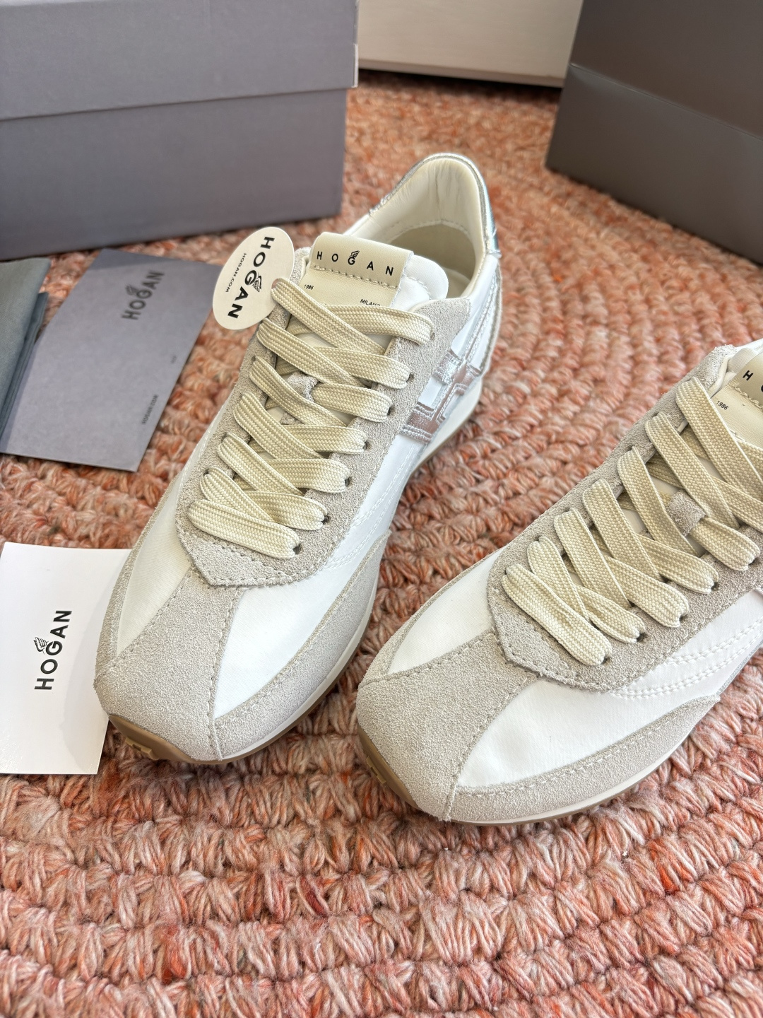 🌾G398HOGAN霍根鞋子德训鞋26新配色这可让我怎么选呀？看迷糊了吧这波hog都很好看最喜欢还是脚感
