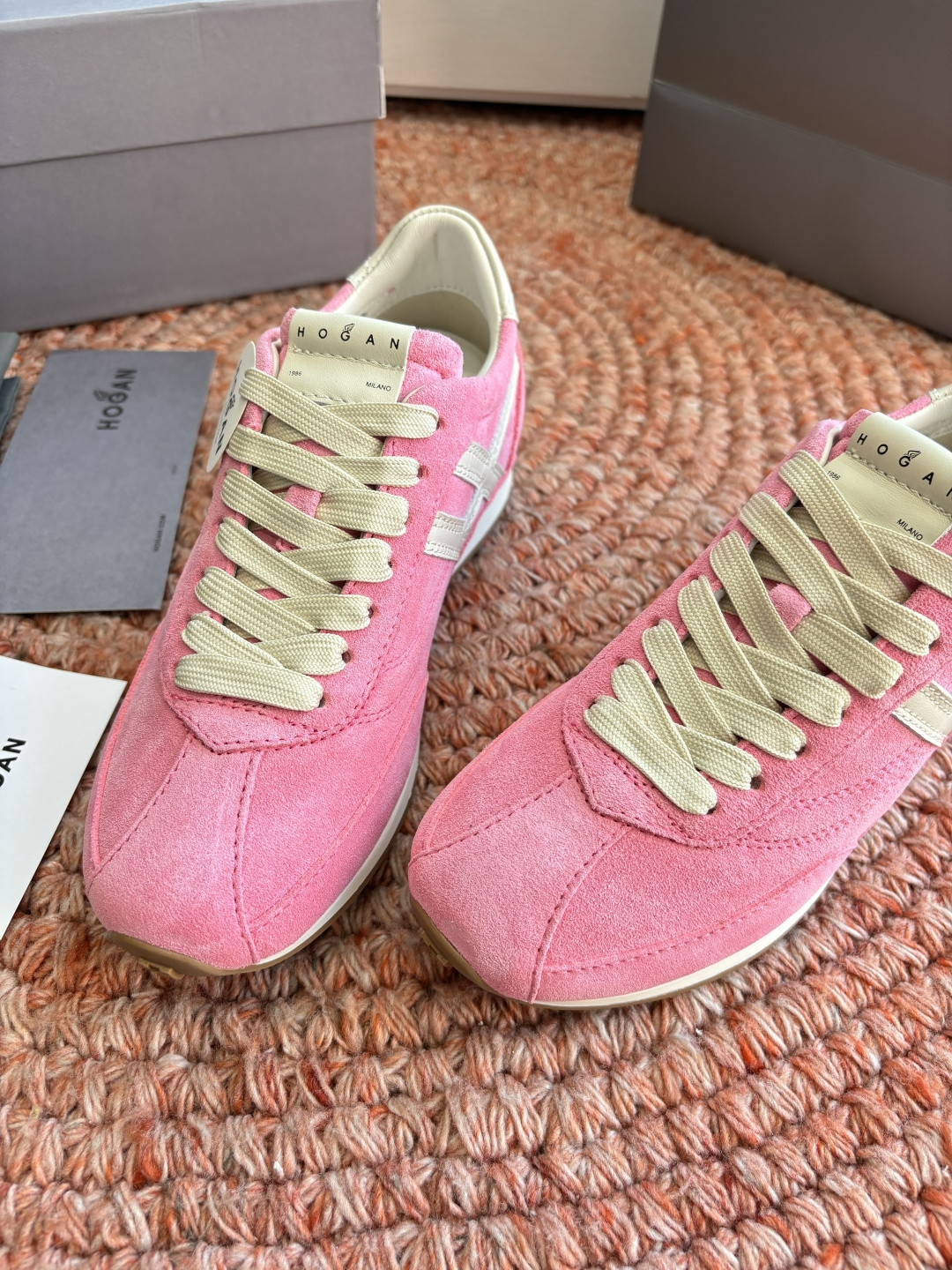 🌾G398HOGAN霍根鞋子德训鞋26新配色这可让我怎么选呀？看迷糊了吧这波hog都很好看最喜欢还是脚感