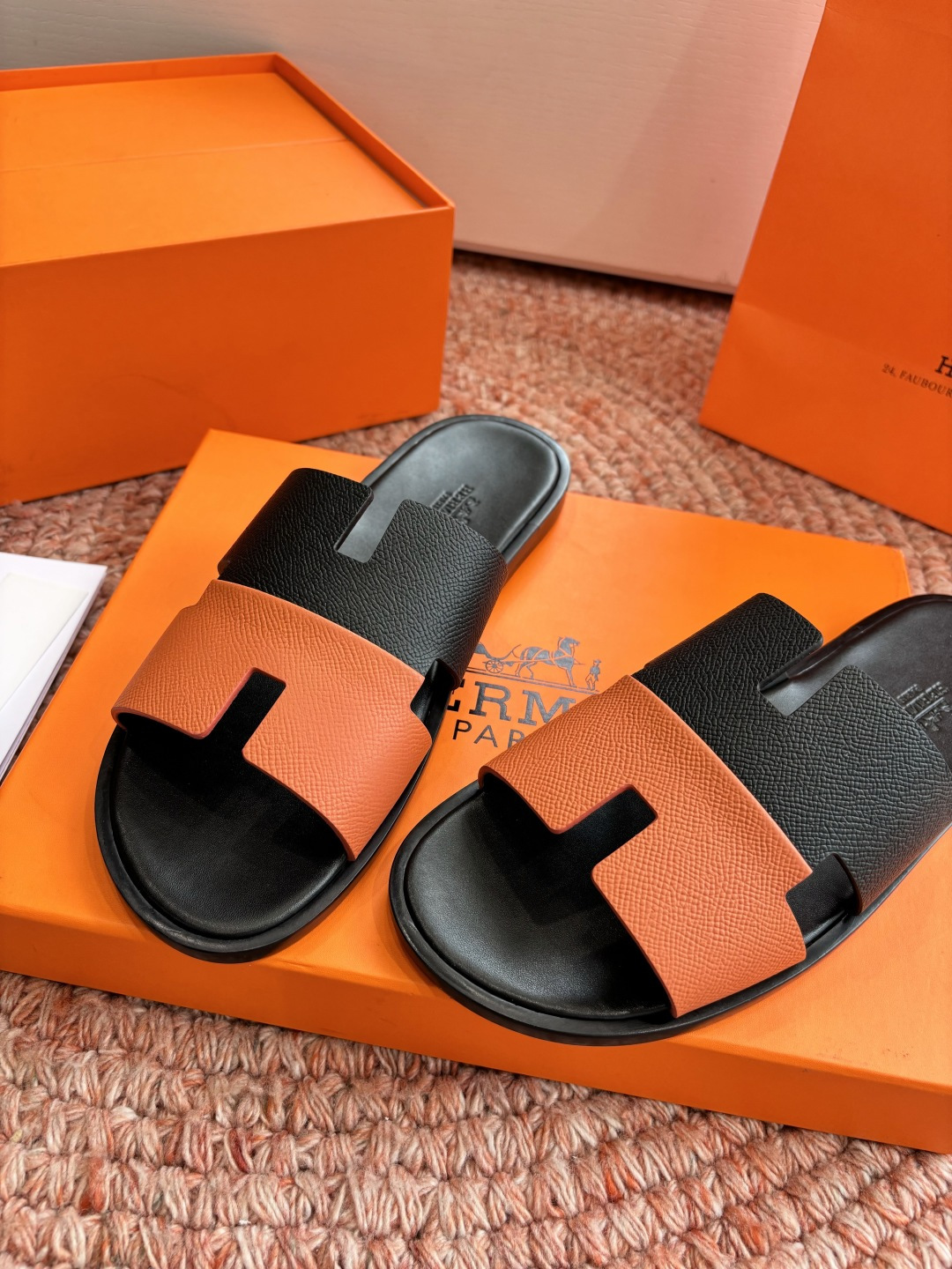 🌾G052所见即所得顶版2026春夏新款HERMES爱马仕专柜新款最近火到不行的情侣款H二舅鞋猪鼻子凉鞋