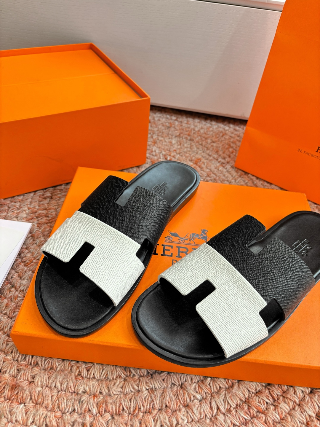 🌾G052所见即所得顶版2026春夏新款HERMES爱马仕专柜新款最近火到不行的情侣款H二舅鞋猪鼻子凉鞋