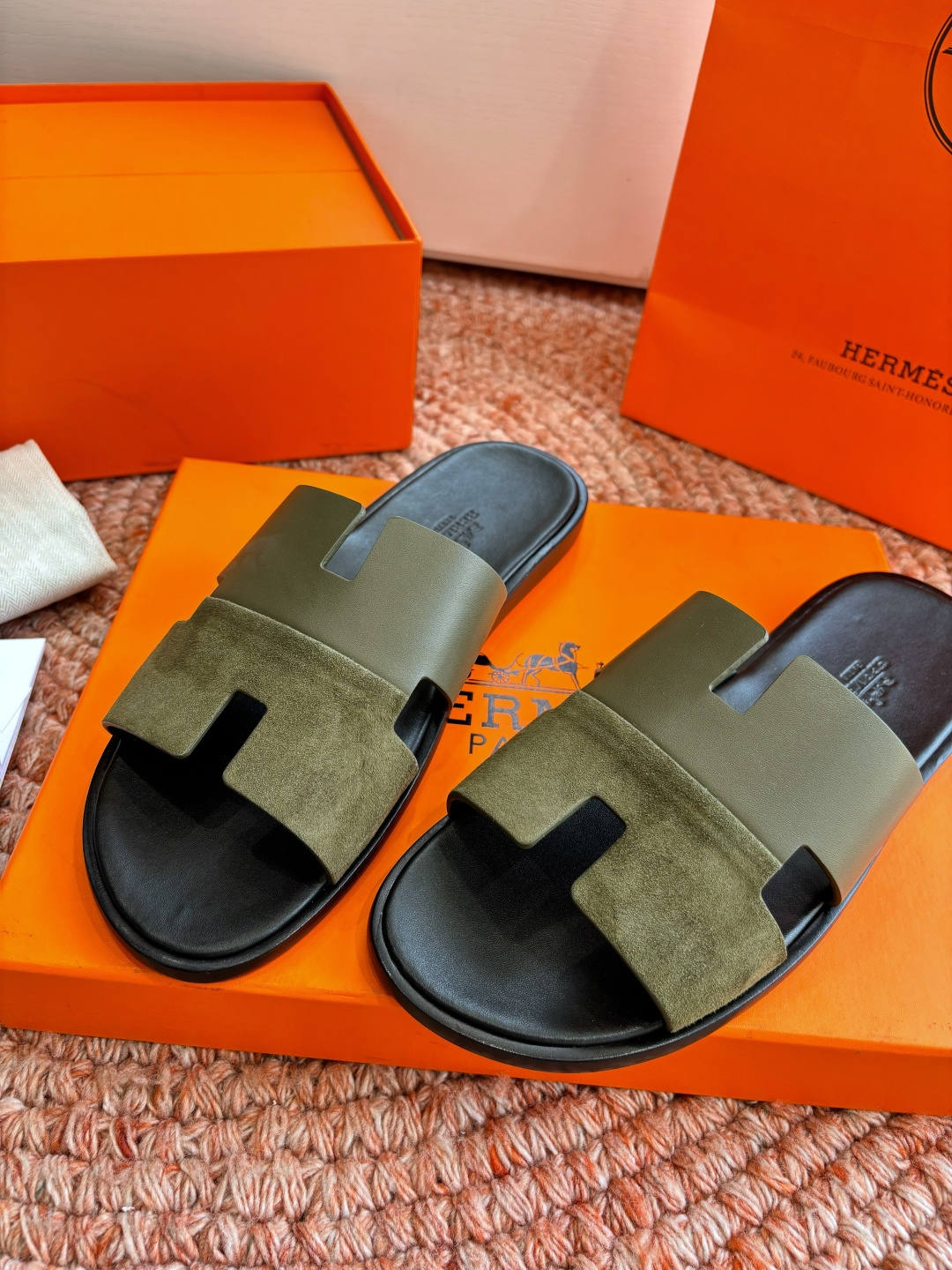 🌾G052所见即所得顶版2026春夏新款HERMES爱马仕专柜新款最近火到不行的情侣款H二舅鞋猪鼻子凉鞋