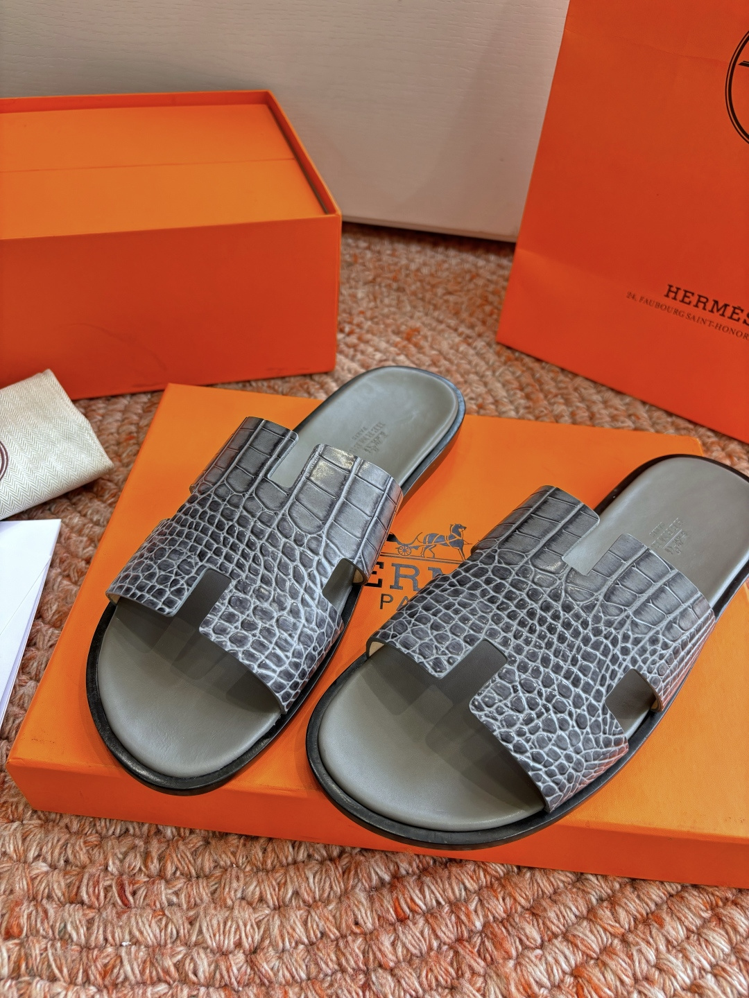 🌾G052所见即所得顶版2026春夏新款HERMES爱马仕专柜新款最近火到不行的情侣款H二舅鞋猪鼻子凉鞋