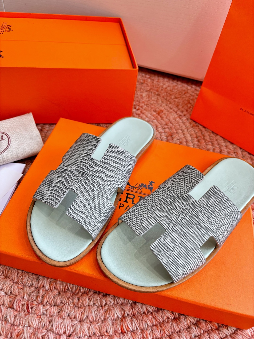 🌾G052所见即所得顶版2026春夏新款HERMES爱马仕专柜新款最近火到不行的情侣款H二舅鞋猪鼻子凉鞋