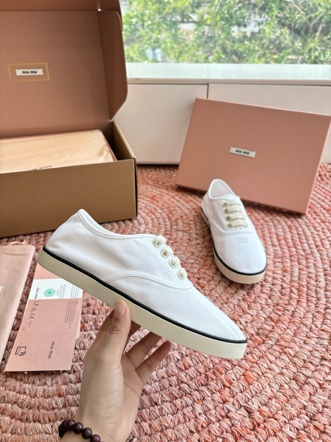 🌾G086miumiu缪缪 26ss 早春新款水钻刺绣帆布鞋把春日碎花踩在脚下，这双水钻刺绣帆布鞋太懂少