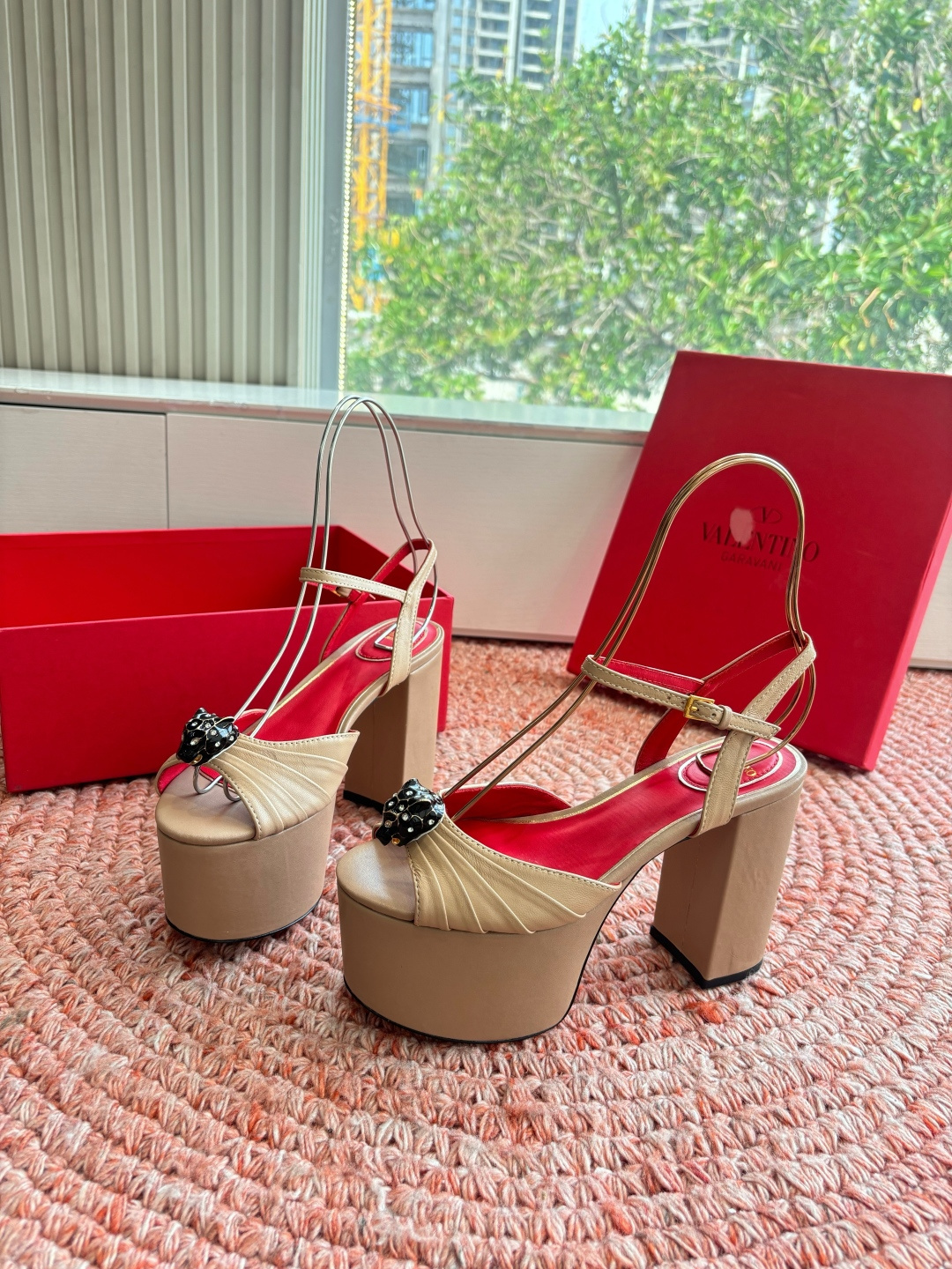 🌾G289所见即所得VALENTINO华伦天奴经典凉鞋单鞋春夏VLOGO SIGNATURE鞋型线条流畅