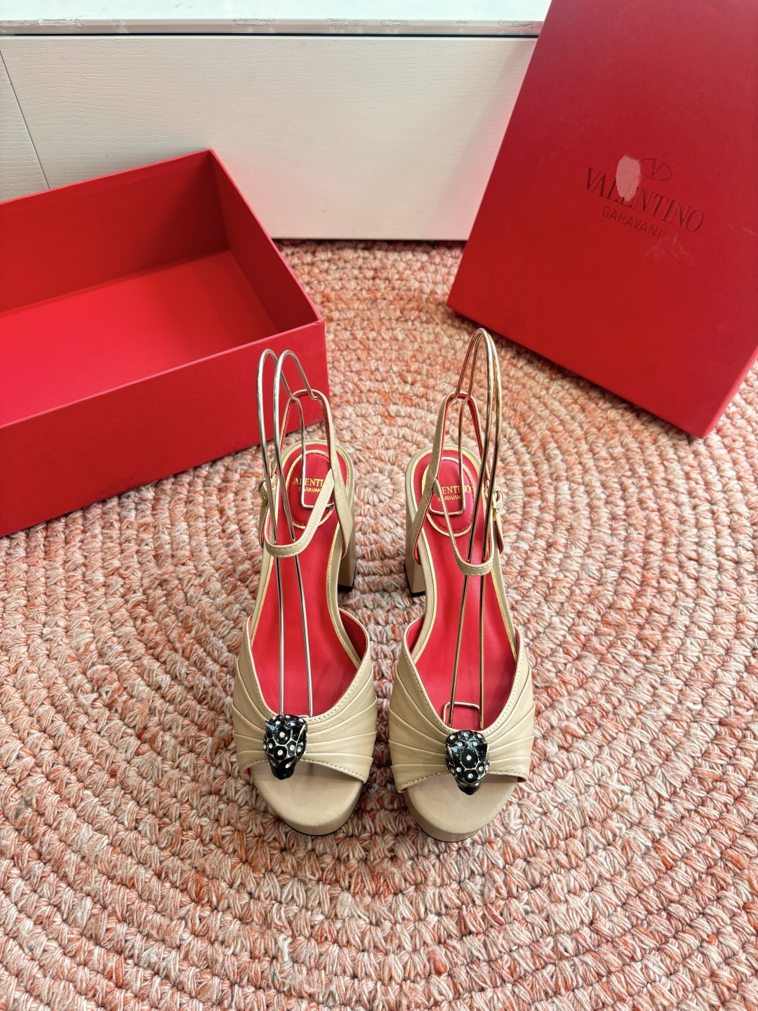 🌾G289所见即所得VALENTINO华伦天奴经典凉鞋单鞋春夏VLOGO SIGNATURE鞋型线条流畅