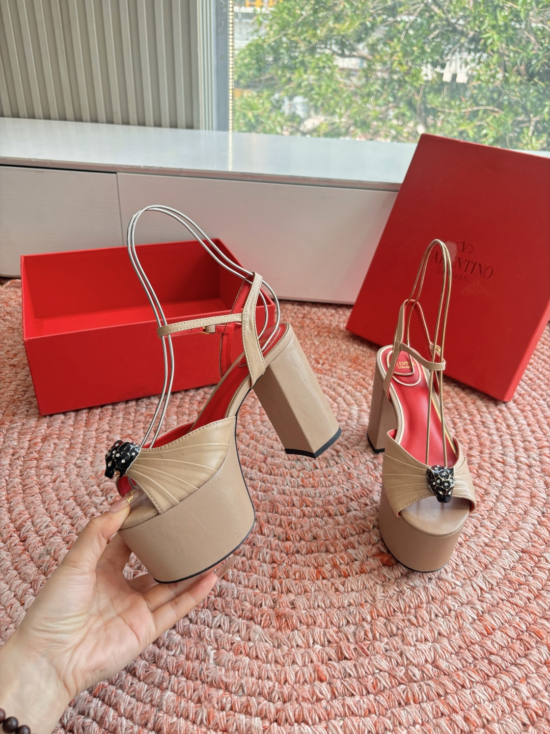 🌾G289所见即所得VALENTINO华伦天奴经典凉鞋单鞋春夏VLOGO SIGNATURE鞋型线条流畅