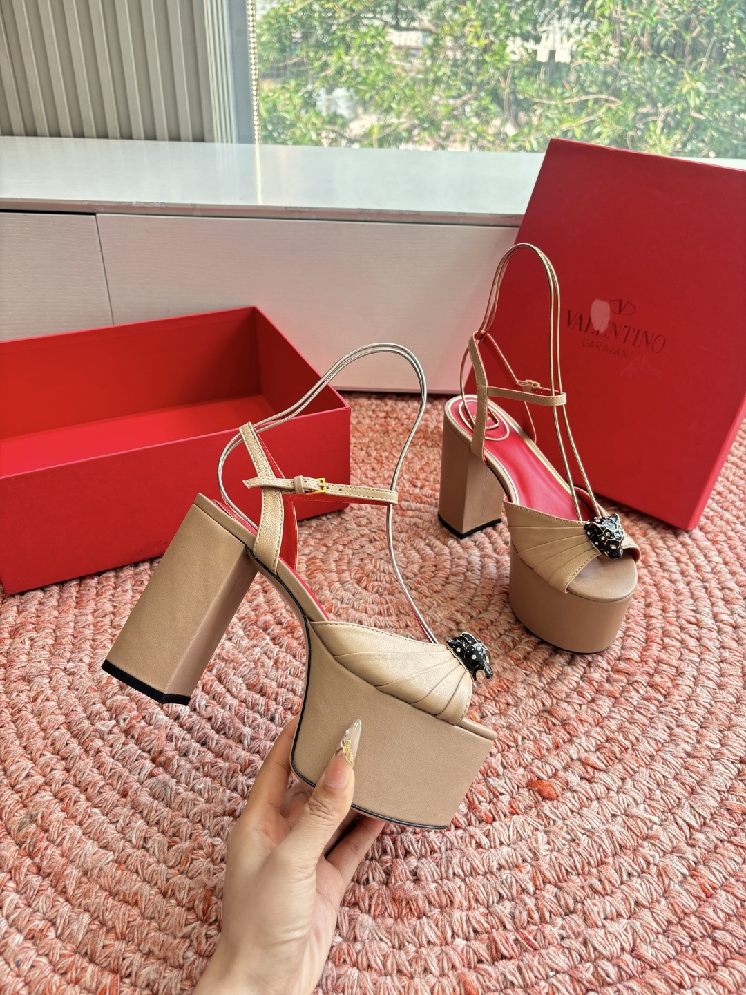 🌾G289所见即所得VALENTINO华伦天奴经典凉鞋单鞋春夏VLOGO SIGNATURE鞋型线条流畅