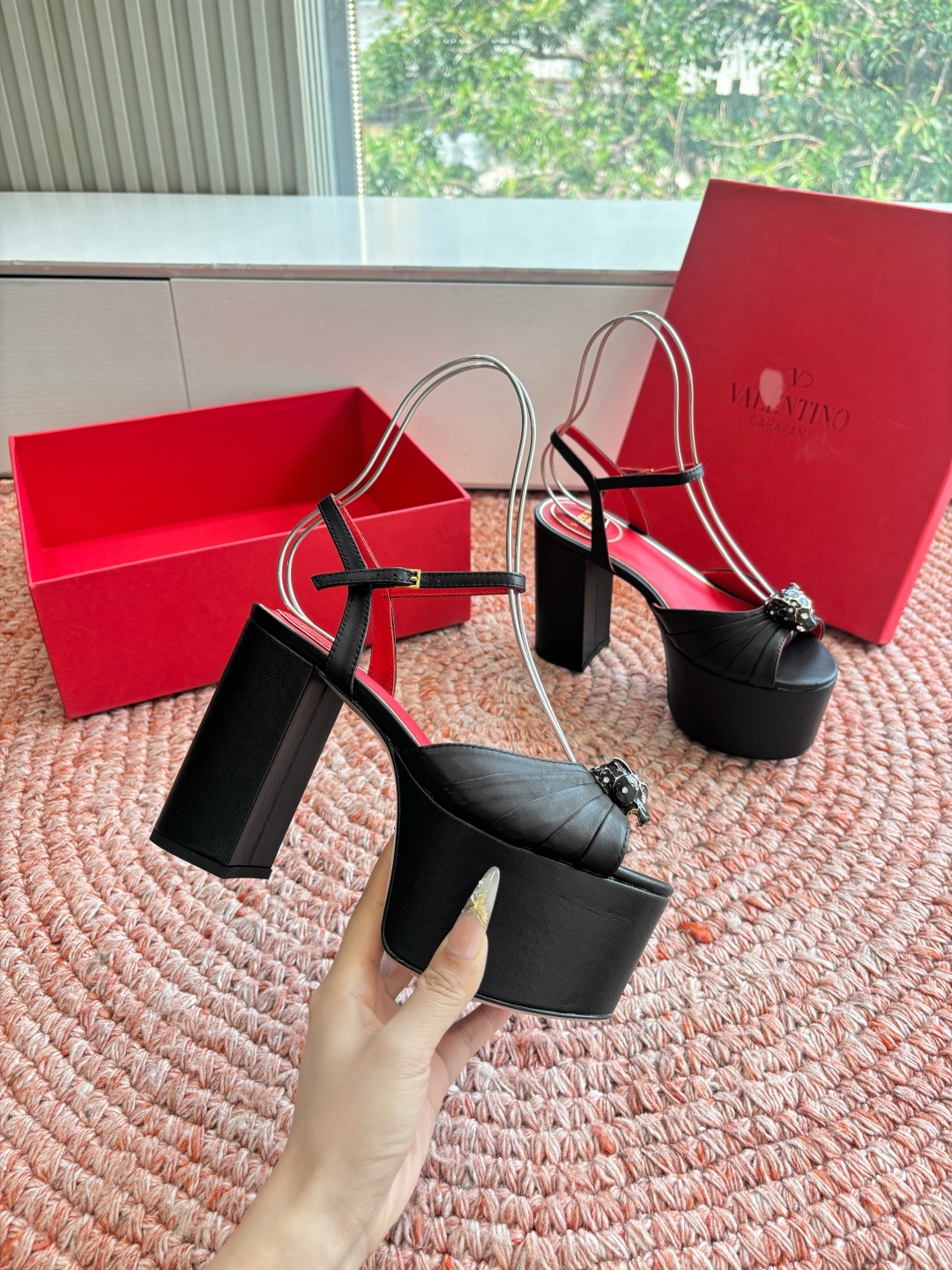 🌾G289所见即所得VALENTINO华伦天奴经典凉鞋单鞋春夏VLOGO SIGNATURE鞋型线条流畅