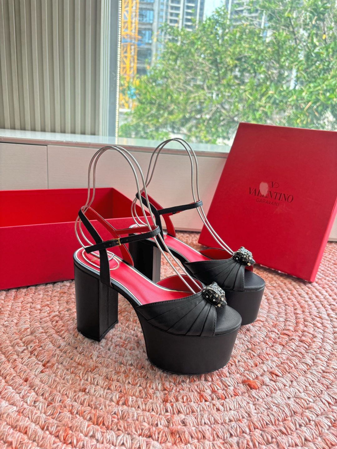 🌾G289所见即所得VALENTINO华伦天奴经典凉鞋单鞋春夏VLOGO SIGNATURE鞋型线条流畅