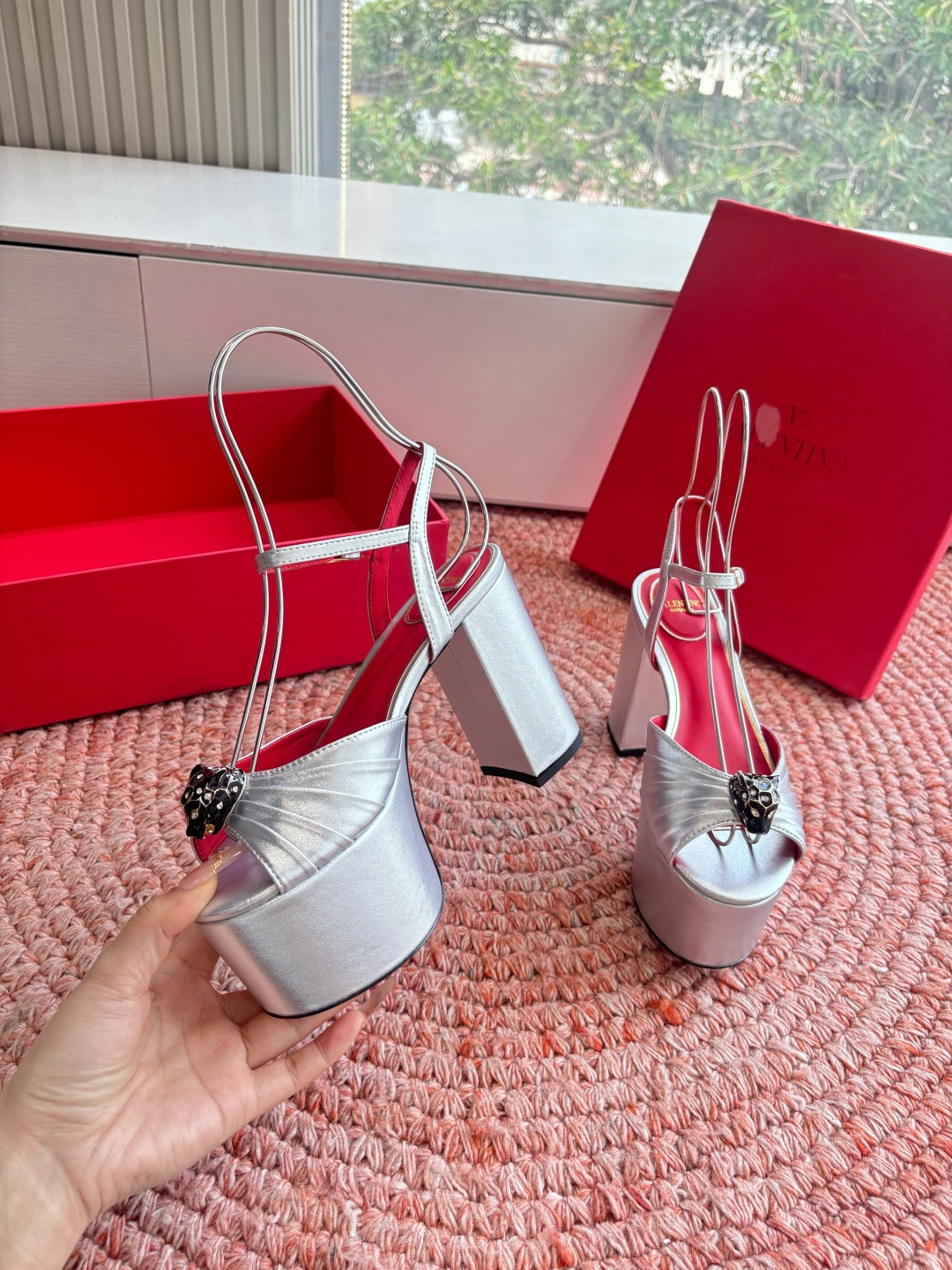 🌾G289所见即所得VALENTINO华伦天奴经典凉鞋单鞋春夏VLOGO SIGNATURE鞋型线条流畅