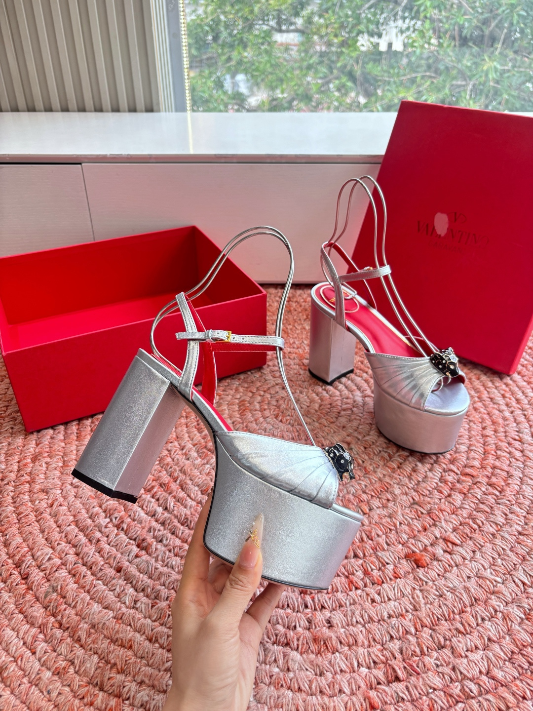 🌾G289所见即所得VALENTINO华伦天奴经典凉鞋单鞋春夏VLOGO SIGNATURE鞋型线条流畅